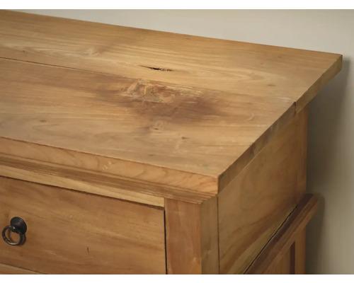Detailopname van een houten commode meubelstuk