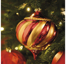 Kerstbal met streepmotief in de kerstboom