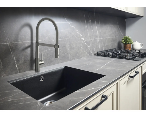 Keukenspoelbak met kraan en aanrechtblad