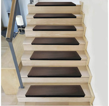 Trap met traptreden voor extra grip en comfort.