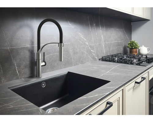 Keuken spoelbak met kraan en aanrechtblad