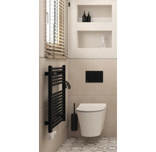 Moderne badkamer met toilet, radiator en jaloezieën