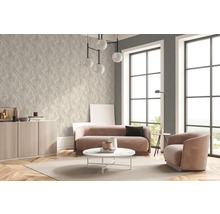 Moderne woonkamer met bank, fauteuil, salontafel en 3D-structuurbehang