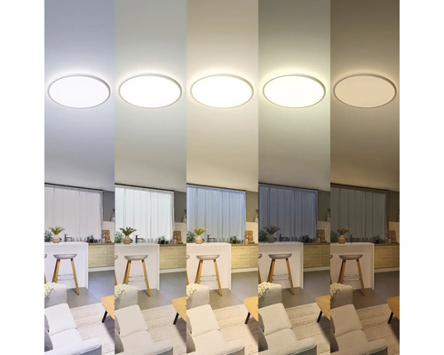 Plafondlamp in verschillende kleurtemperaturen in een woonkamer weergegeven.