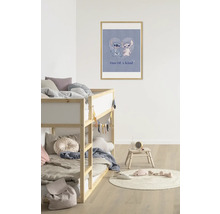 Kinderkamer met stapelbed en ingelijste poster met Stitch motief