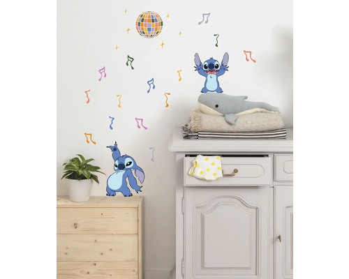 Wanddecoratie met Stitch-motieven, discobal en muzieknoten