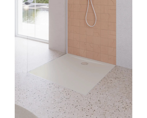 Vierkante douchebak in een moderne badkamer