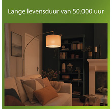 Woonkamer met booglamp en lange levensduur