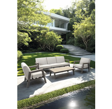 Tuinmeubelset met bank, stoel en tafel voor een modern huis