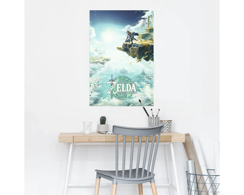 Poster van The Legend of Zelda: Tears of the Kingdom aan een muur boven een bureau