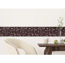 Wandbordüre met Vogel- und Blumenmuster im Interieur.