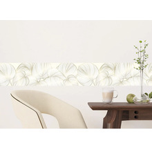 Wanddecoratie met bladmotief in interieur