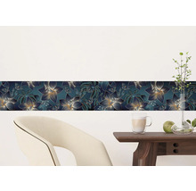 Wandborder met bloemmotief in een modern ingerichte kamer