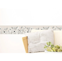 Wandborder met bloemmotief in de woonkamer