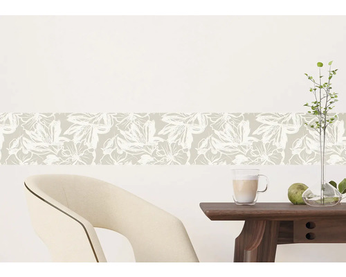 Decoratieve rand met bloemmotief in interieur