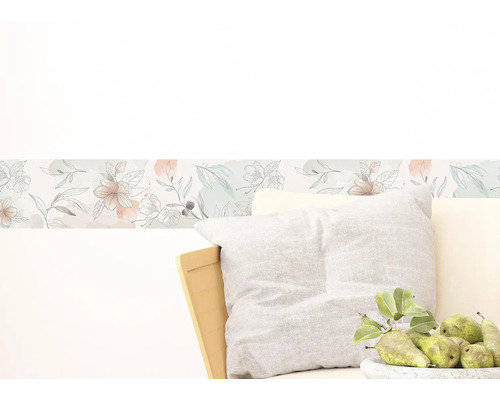 Wandborder met bloemmotief in interieur