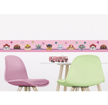 Decoratieve kinderkamer met Paw Patrol rand, tafel en twee stoelen