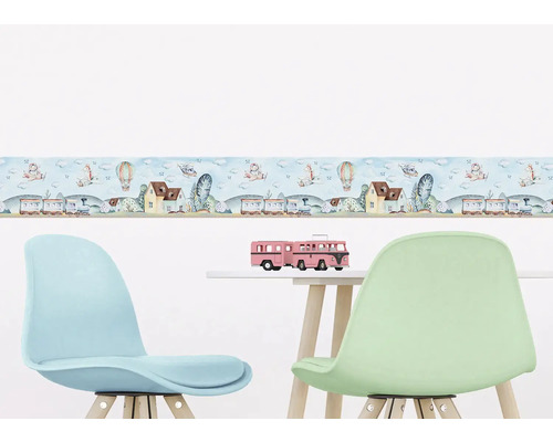 Wandbord met kinderlijk trein-, huis- en luchtvaartmotief