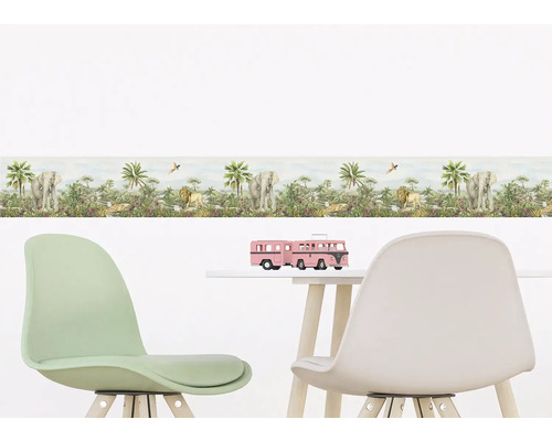 Scene met rand met jungle motieven, tafel en stoelen.