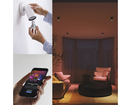 Sfeerbeeld: persoon verwisselt een lamp in een wandlamp, smartphone met app-bediening, woonkamer met plafondlampen.