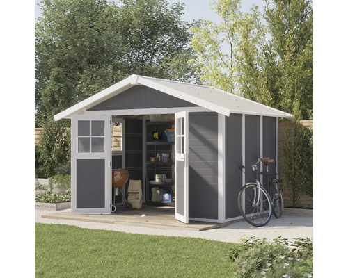 Tuinhuis met open deuren, barbecue, fiets en tuinaccessoires