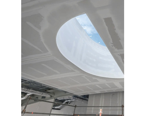 Plafond met gipsplaten en halfronde opening