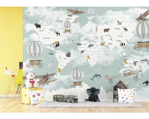 Kinderkamer met wereldkaartbehang met vliegtuigen en dieren