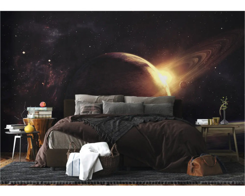 Slaapkamer met fotobehang ruimtemotief, bed en nachtkastjes