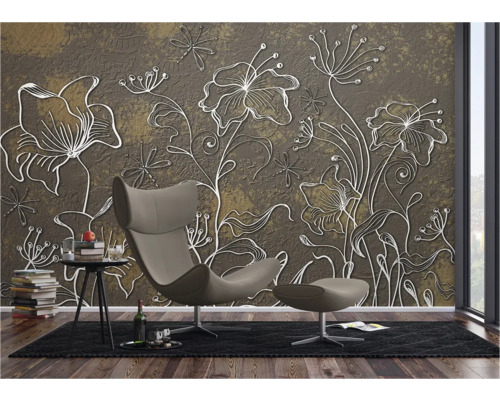 Kamer met fotobehang met bloemmotief, fauteuil en bijzettafel