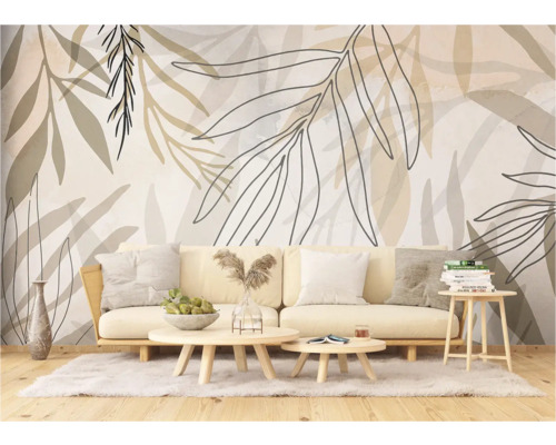 Woonkamer met bloemenbehang, bank en salontafel