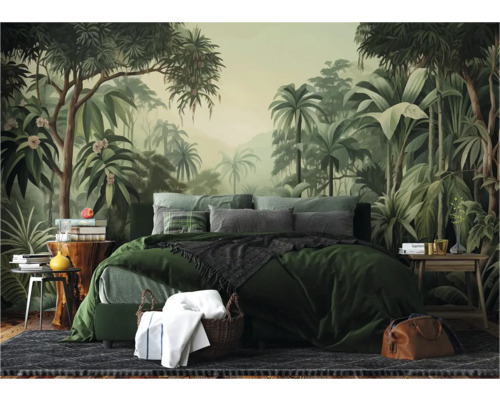 Slaapkamer met jungle fotobehang, bed en nachtkastjes in een lichte kamer