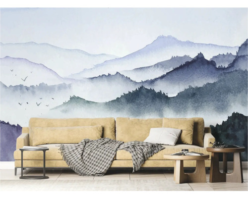 Woonkamer met een behang met patroon en een bank