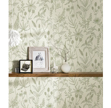 Wanddecoratie met bloemenbehang en houten plank