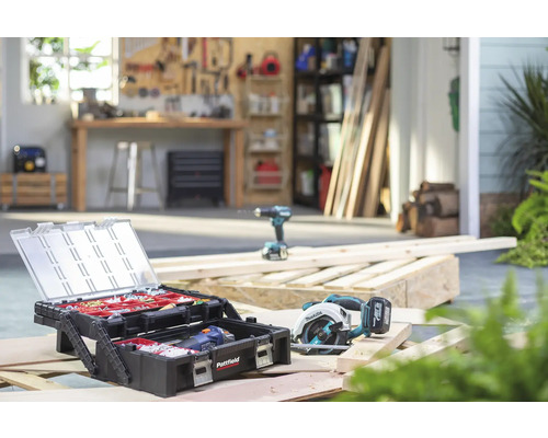 Werkplaatsopstelling met gereedschapskist, cirkelzaag en accuschroevendraaier