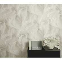 Gestructureerd behang met golvend patroon in de woonkamer