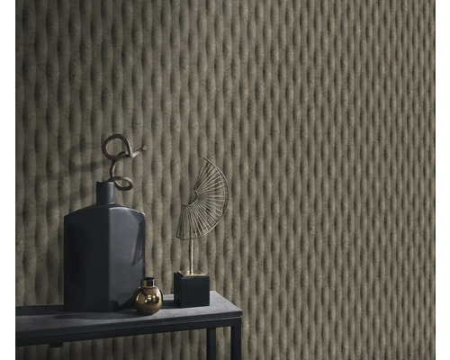 Decoratieve wand met golvend oppervlak en decoratieve elementen