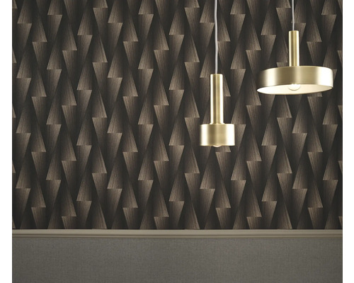 Kamer met geometrisch behang en twee hanglampen