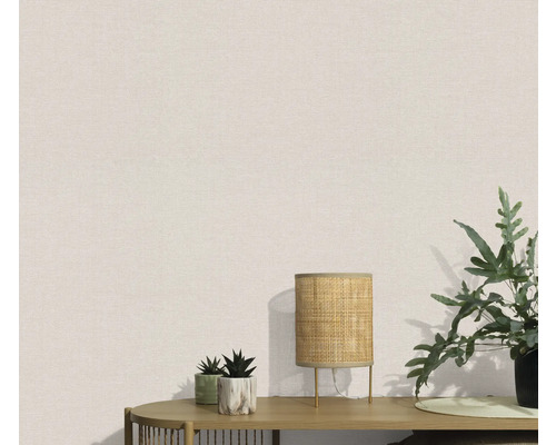 Behang in interieur met planten en een lamp