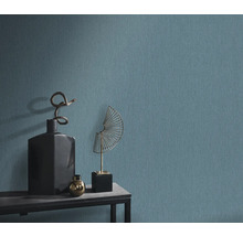 Decoratief behang met abstracte ornamenten op een tafel