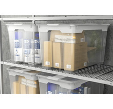 Rek met transparante opbergdozen en deksels