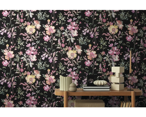 Behang met bloemenmotief in interieur