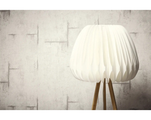 Staande lamp met geplooide kap en houten voet