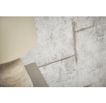 Decoratief wandpaneel met betonlook en lineair reliëf