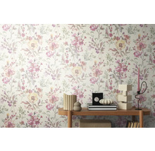 Bloembehang met bloemmotief in interieur