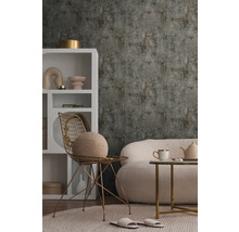 Inrichting met behang, fauteuil en bank