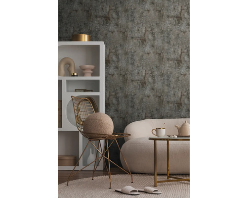 Inrichting met behang, fauteuil en bank