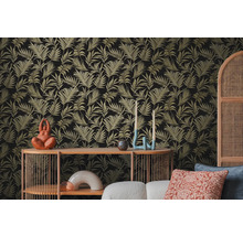 Decoratief kamerzicht met een wandbehang met bladmotief