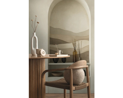 Interieuridee met tafel, stoel en decoratie voor een stijlvolle ambiance