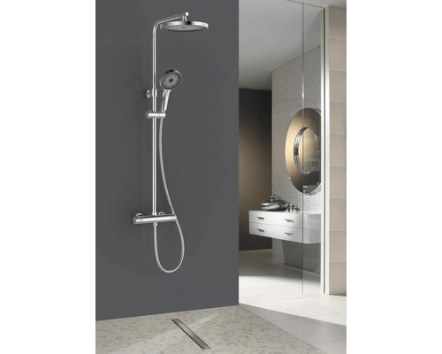 Douchezuil met hoofd- en handdouche in moderne badkamer