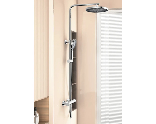 Douchekolom met hoofd- en handdouche in de badkamer